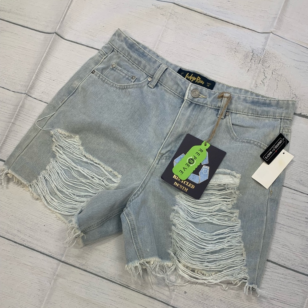 BNWT Size 11 “mom shorts”